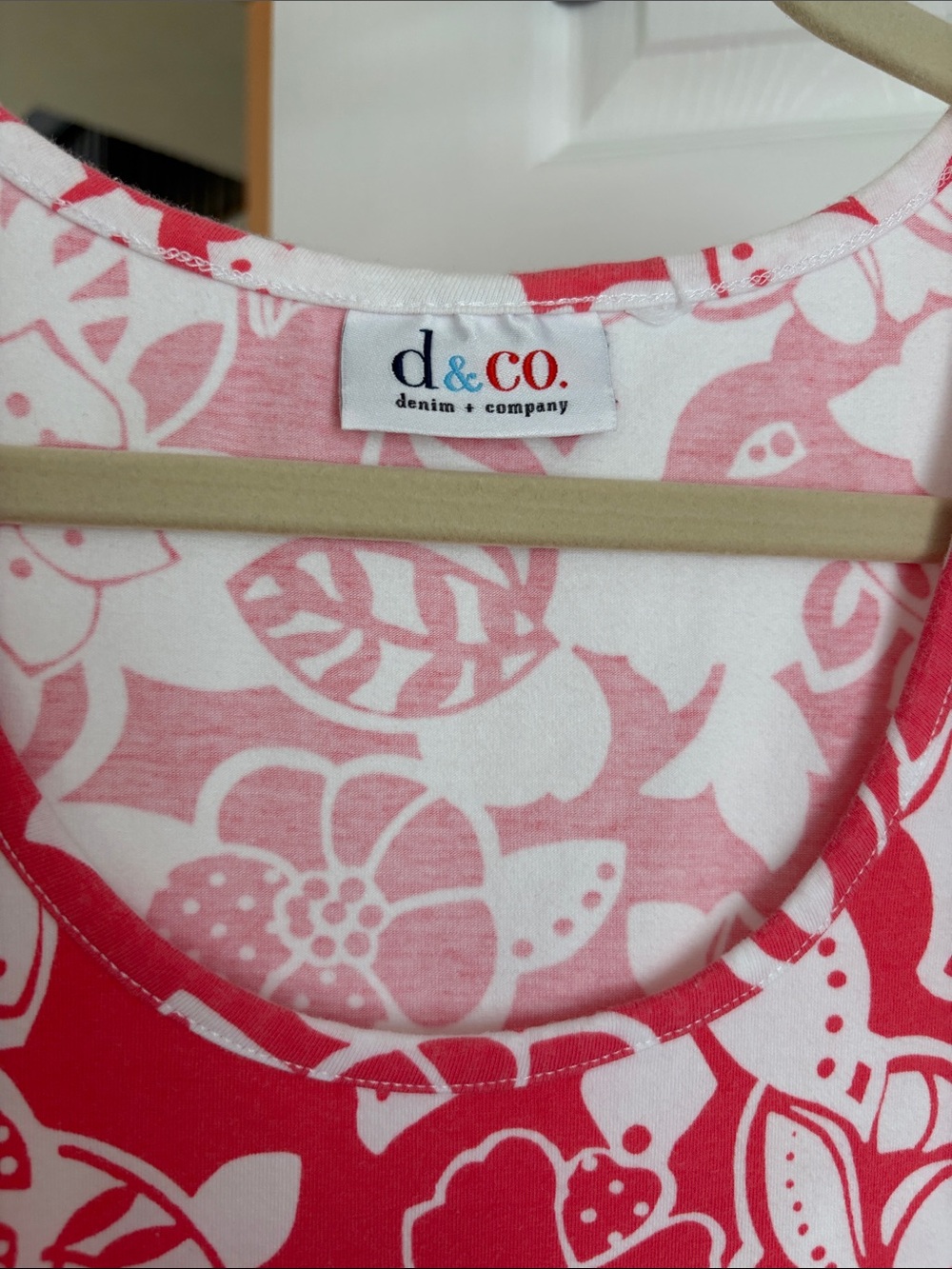 d.co Coral & White Floral Midi Dress - Sleeveless Shift - Picture 2 of 4